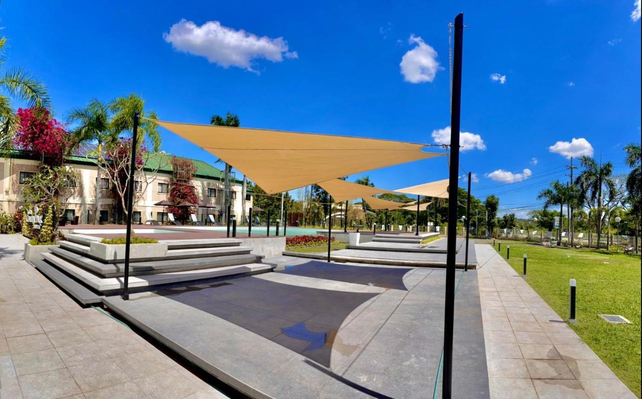 Luisita Central Park Hotel Tarlac City Exterior foto